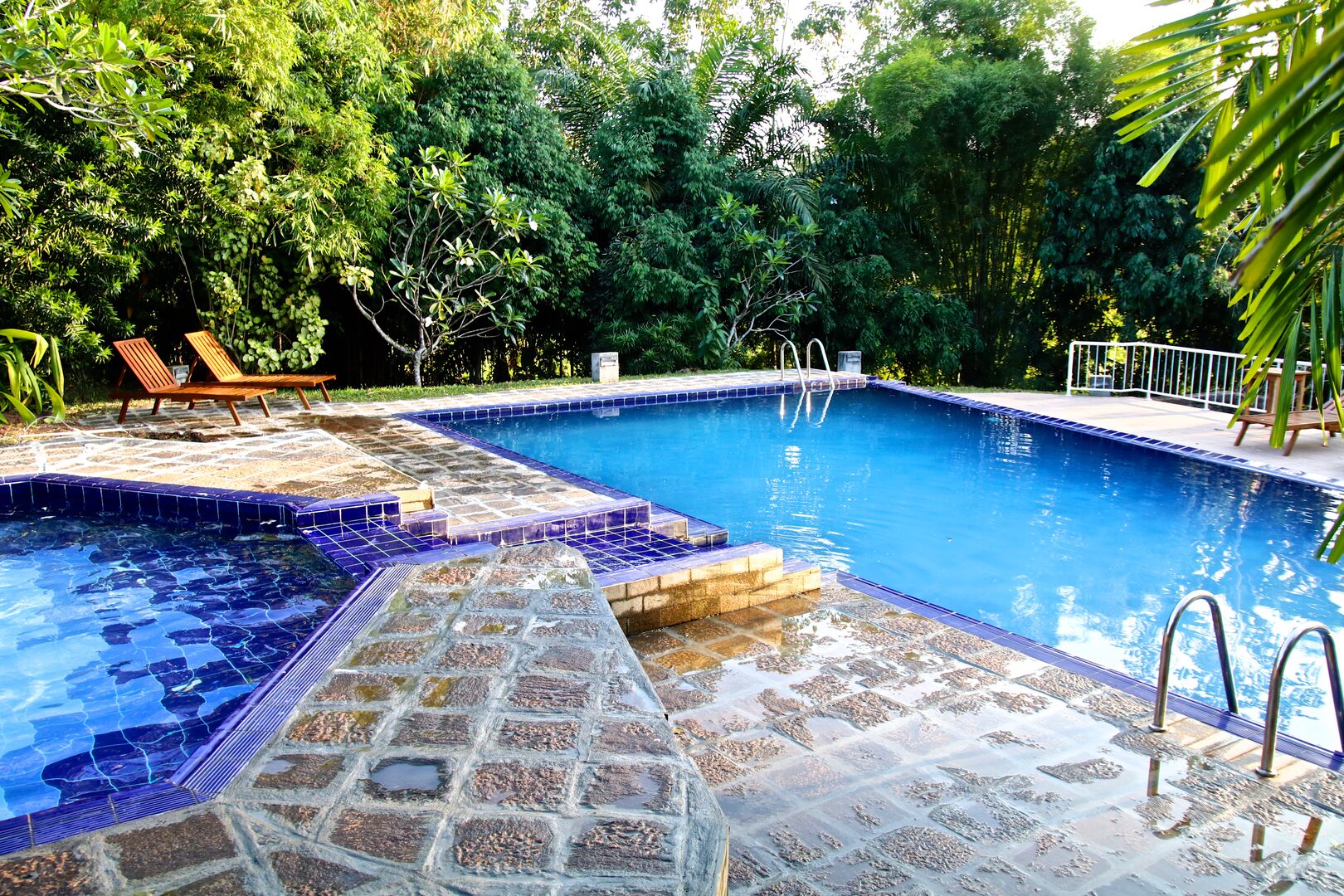 Villa Samithru Swimming Pool